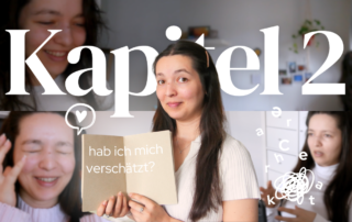 Thumbnail zum YouTube-Video: "Kann ich in 30 Tagen ein Buch schreiben? Part 2" In der Mitte zwischen vier Ausschnitten aus dem Vlog hält Leyla ein Notizbuch in die Höhe, auf dem steht "hab ich mich verschätzt?"